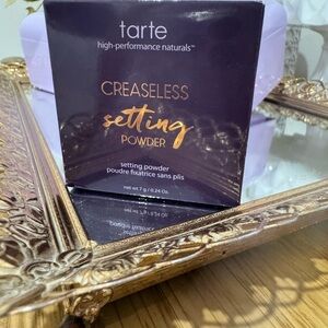 Tarte Creaseless Setting Powder in Purple